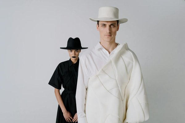 Adoptez la tendance avec une salopette en jean pour homme