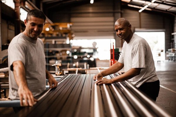 Quels types de sacs à main structurés sont les plus adaptés pour une journée de travail ?